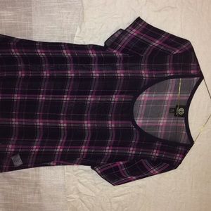Beautiful Bobeau polyester plaid shirt!